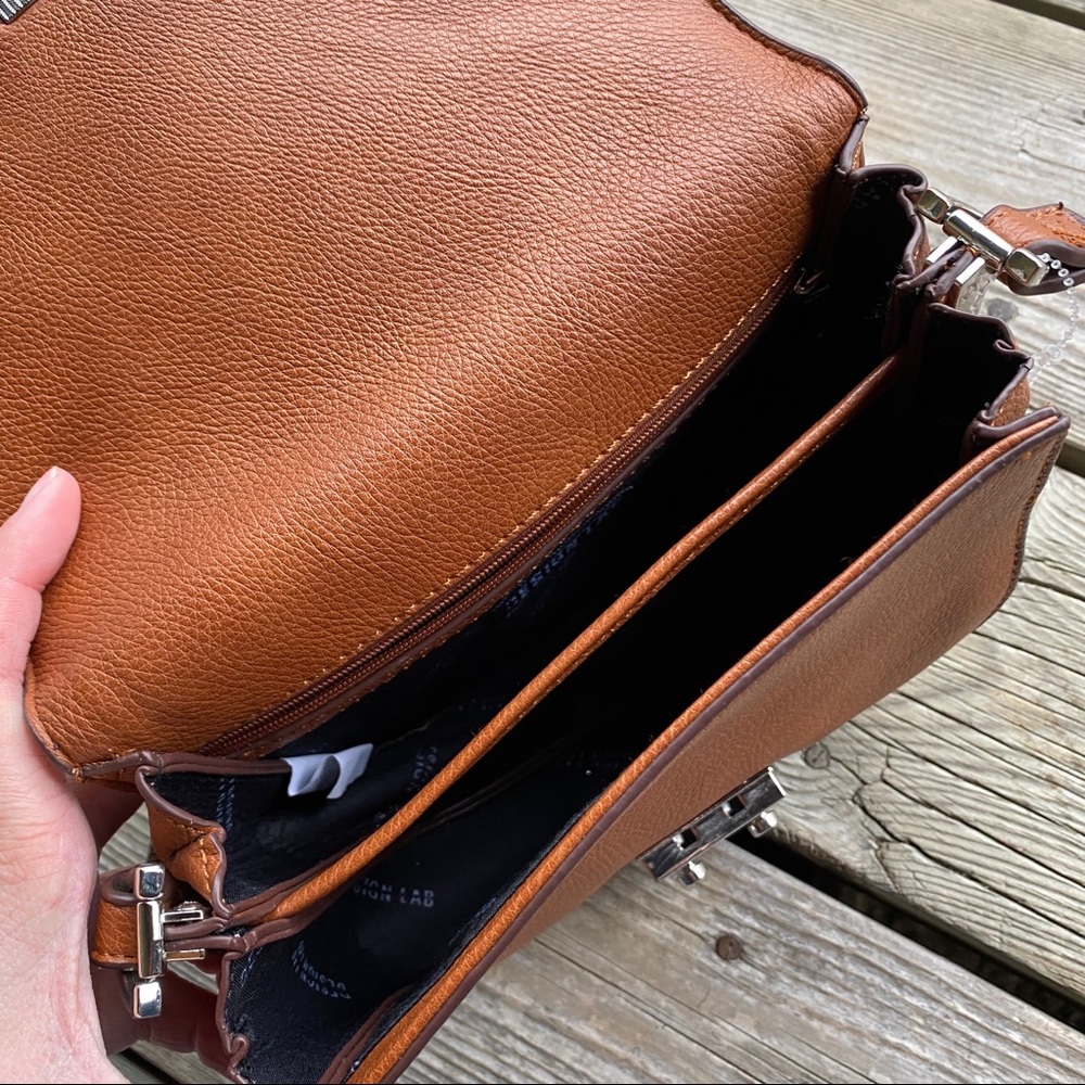 Design Lab Crossbody Bag - Picture 4 of 10